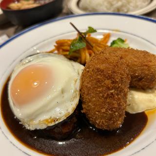 ハンバーグとカニコロッケの定食(ニューコトブキ )