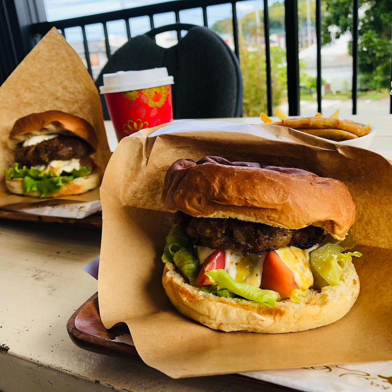 プレミアムバーガーポテごぼセット(Cafe 52)