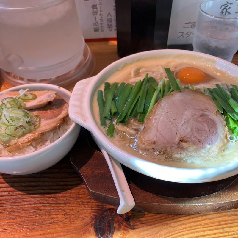 朝ラー定食　みそラーメン＋生卵(らーめん芝浜 )