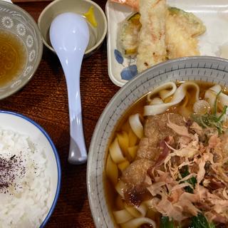 (吉田麺業 きしめんよしだ エスカ店)