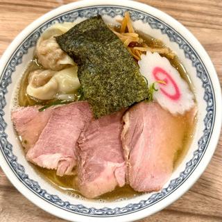 塩煮干しラーメン 肉増し ワンタン