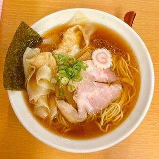 醤油ワンタン麺