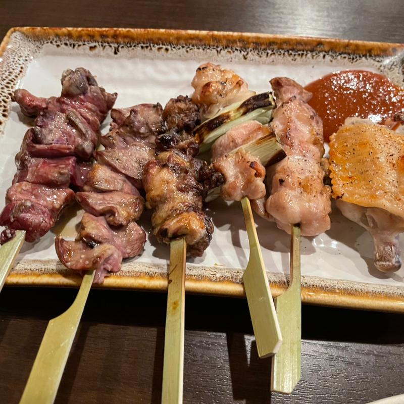 焼き鳥盛り合わせ(焼き鳥と本格焼酎の店 串まめ 上尾)