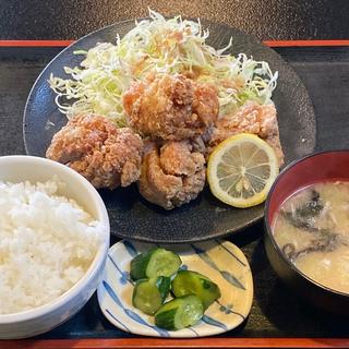 竜田揚げ定食(居酒屋 六べぇ)