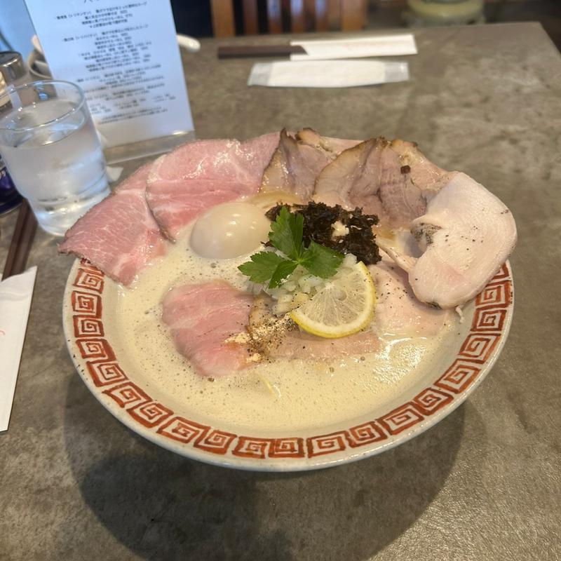 鶏白湯海老しおラーメン(八二軒)