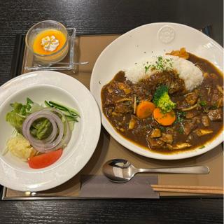 ビーフときのこのカレー