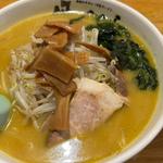 味噌カレーラーメン(青森みそカレー牛乳ラーメン かわら)
