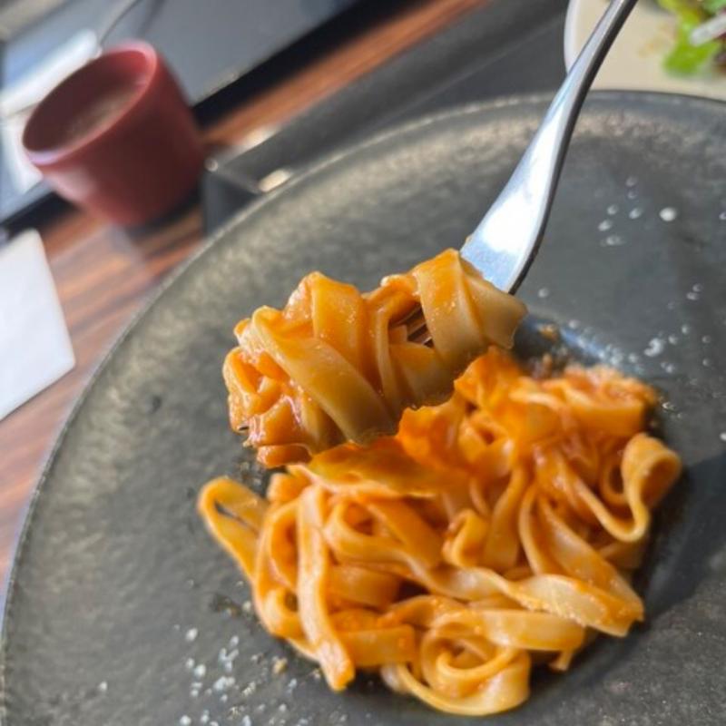 カニトマト パスタ(Cafe de la Paix （カフェ・ド・ラ・ペ）)