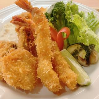 ミックスフライ定食(平八ダイニング)