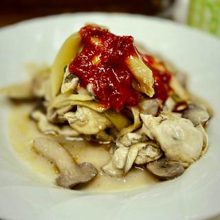 牡蠣中華風オイル蒸し(べんり屋 玉玲瓏 （ベンリヤ イウリンロン）)