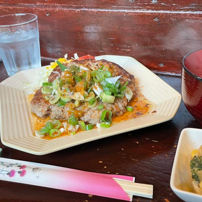 ハンバーグ定食（300g）(いな穂のかなぶん亭 )