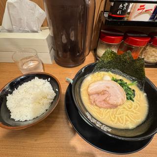 醤油ラーメン(町田商店 大森店)