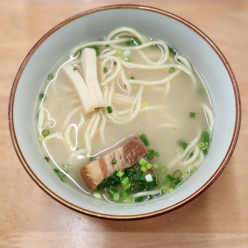 八重山そば(小)(明石食堂 （あかいししょくどう）)