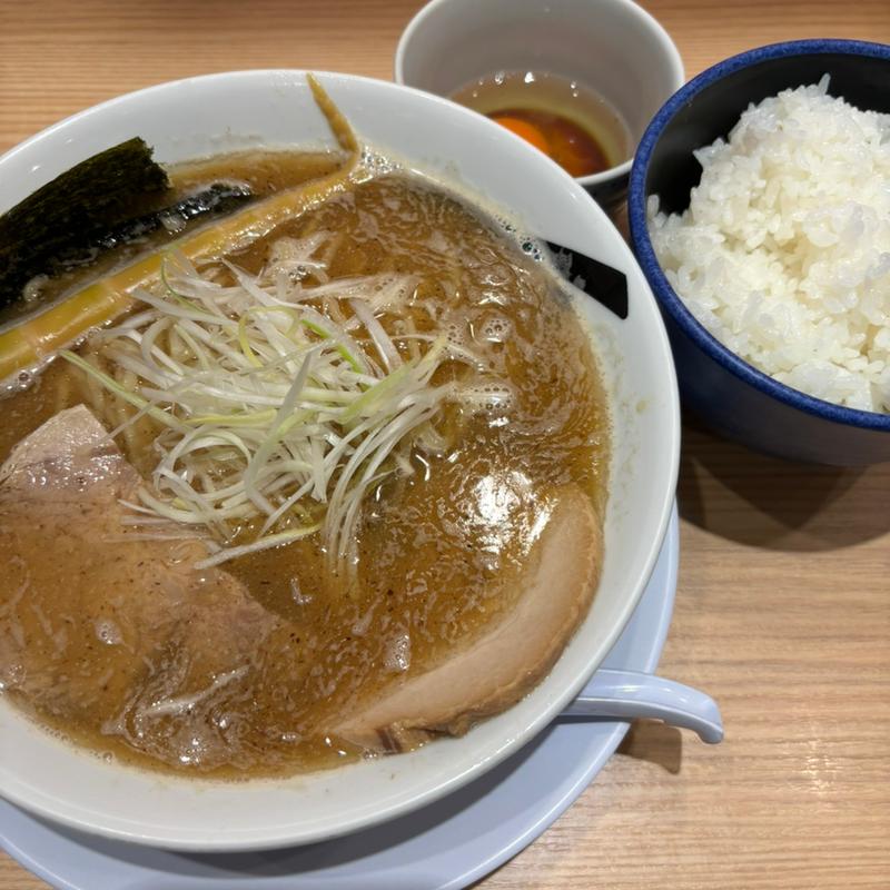 ラーメン＋卵セット(ライスお代わり自由)(らーめんやまふじ 新大阪本店)