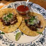 タコス　カルニータス(Tacos Mercado)