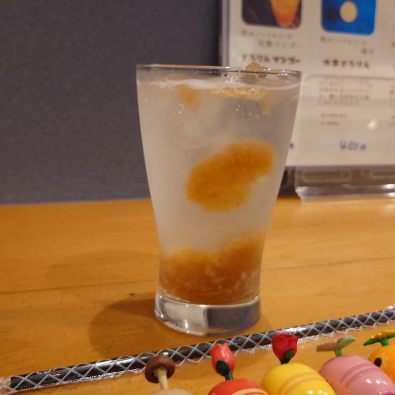 自家製プラムソーダ(割烹食堂かいね)