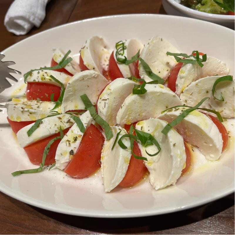 フレッシュカプレーゼ(イタリアン酒場 エイト・ノース)