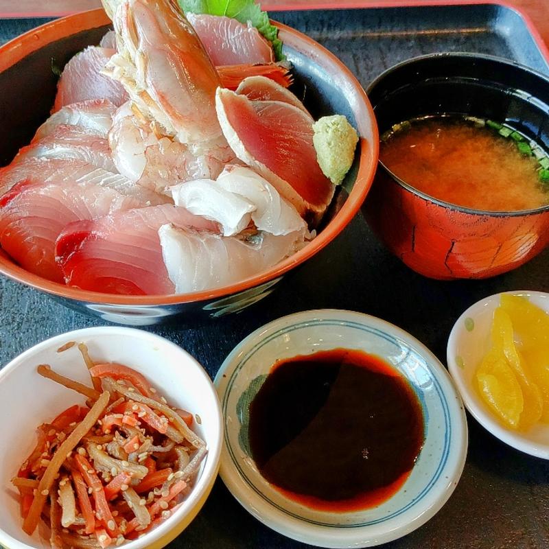 伊良部海鮮丼(レストラン入江)