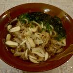 ニンニク肉うどん(大衆うどん つる亀)