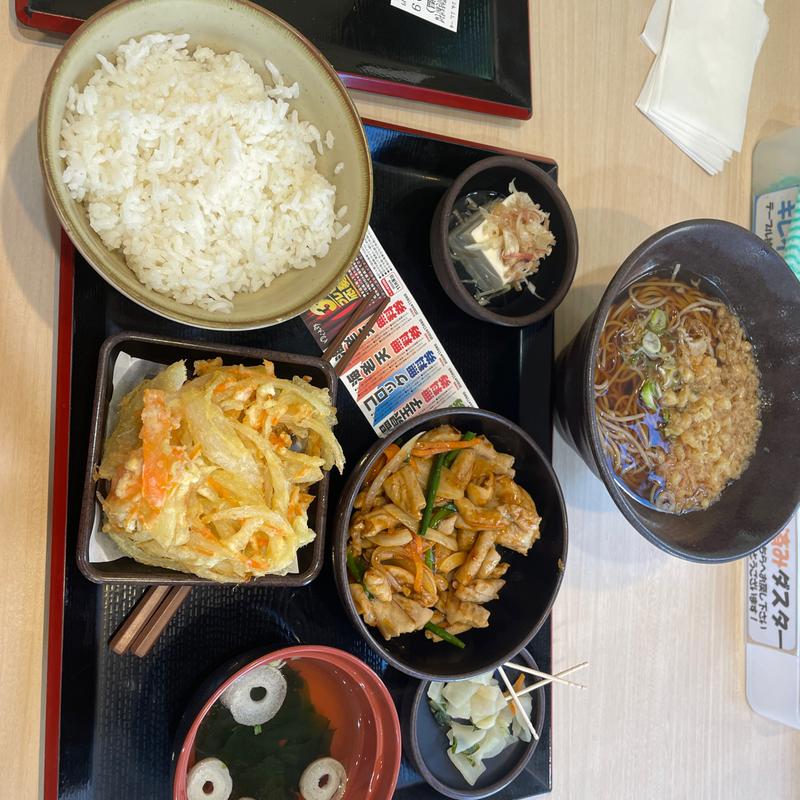 もつ炒め定食　かき揚げそば(ゆで太郎 淡路町店 )