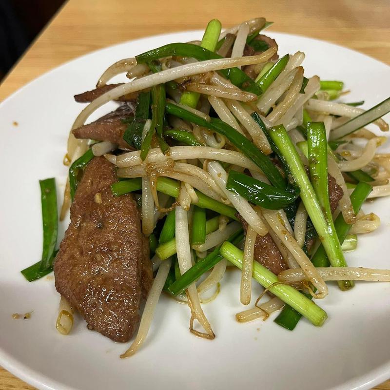 ニラレバ炒め(丸大ホール)