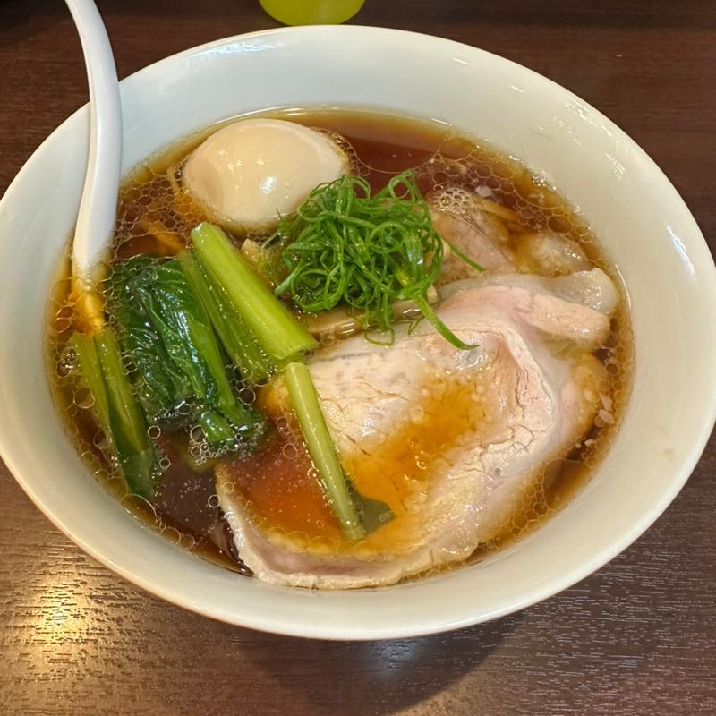 醤油らーめん + 味玉 + 小松菜(とものもと)