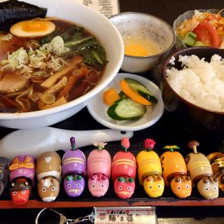 郡山ブラックラーメン卵かけご飯セット(まねき猫食堂 )
