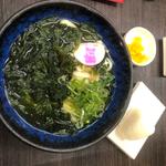 わかめうどん【塩おにぎり】(資さんうどん 苅田店)