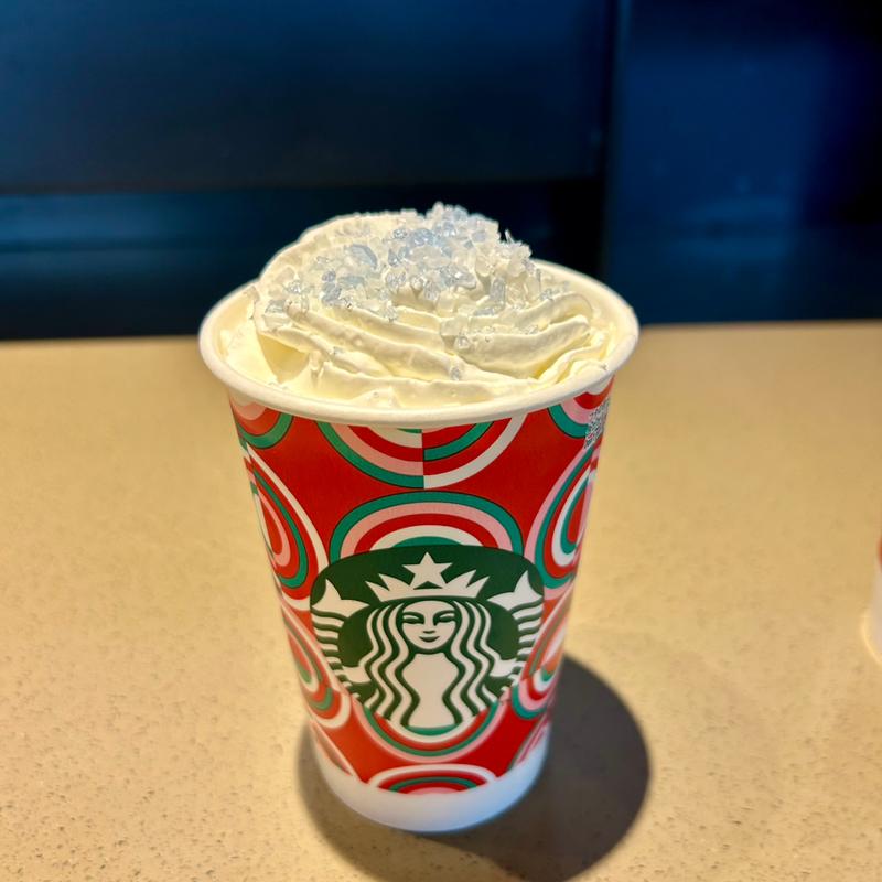 マカダミア ホワイトスノーモカ（アイス）(スターバックスコーヒー 神楽坂下店)