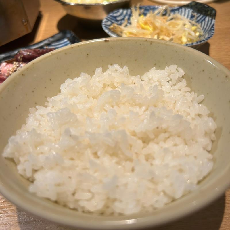 ごはん小(YAKINIKUマルカワ 津駅前店)