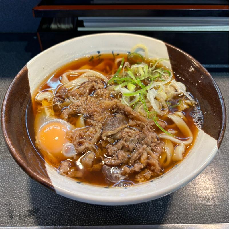 牛肉きしめん(玉子入り)(住よし ＪＲ名古屋駅・新幹線下りホーム店 （すみよし）)