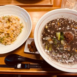 黒胡麻担々麺+チャーハン(中華料理一輝)