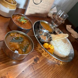 ケララ風チキンカレー＆ウップチキン2種