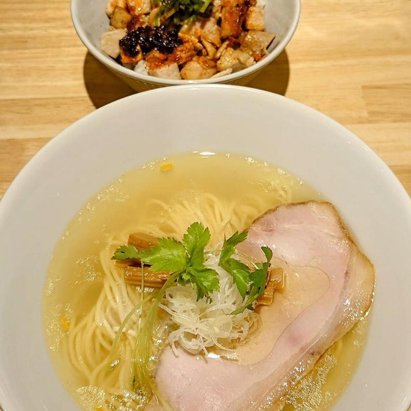 地鶏と蛤の中華そば 塩 チャーシュー丼(麦処 八と丁)