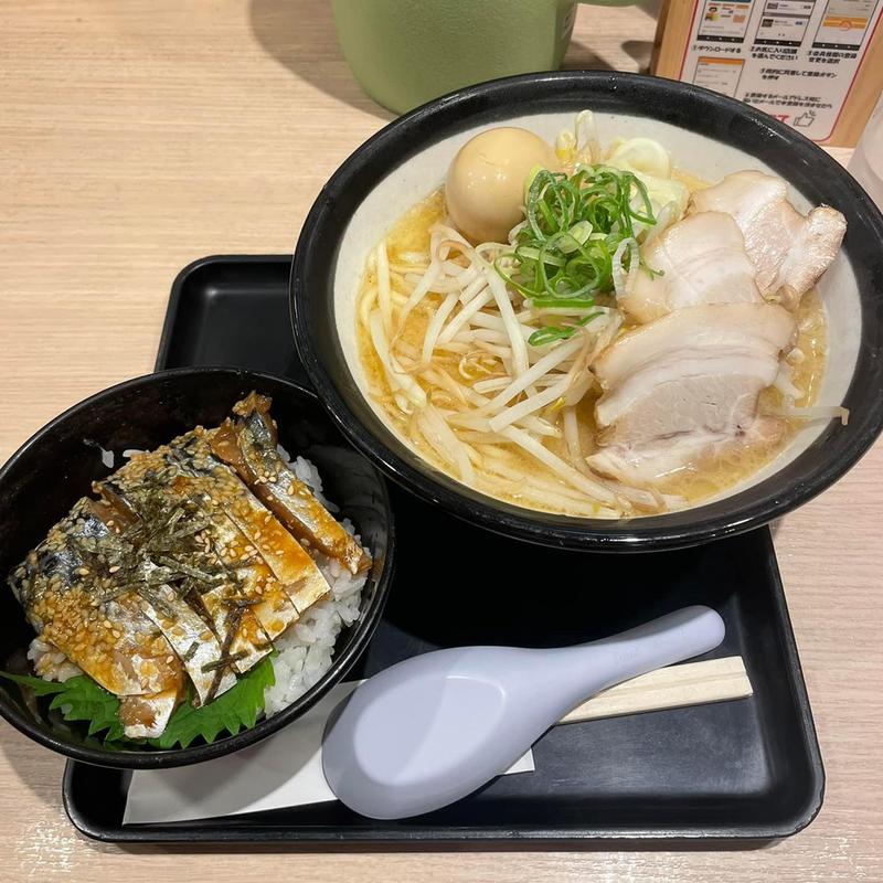 麦味噌ラーメン 味付玉子 ゴマサバ丼(博多らーめん由丸 八重洲店)