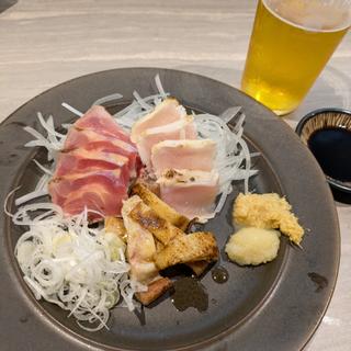 地鶏刺身盛り(炭火焼鳥 居酒屋 お鳥なりさん 秋葉原店)