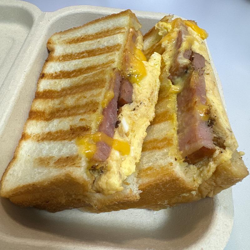 NEWベーコン＆エッグサンド(Streamer coffee company nakameguro)