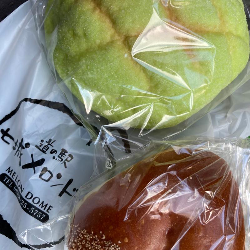 メロンパンと和栗あんパン(道の駅七城メロンドーム )