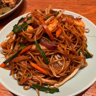 海老と野菜の焼きそば(ベトナミーズ シクロ 東京ミッドタウン日比谷店)