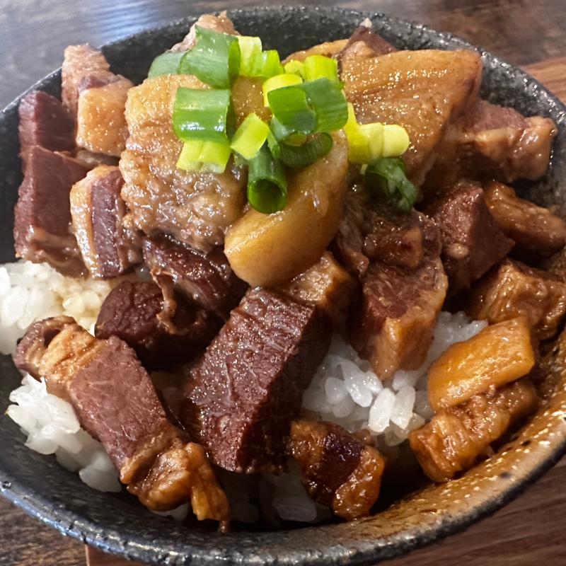 柔らか角煮飯(麺と飯 一真)