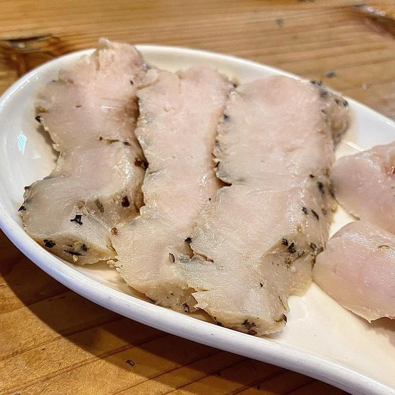 伊勢あかどの鶏チャーシュー(極麺 青二犀 （ゴクメン アオニサイ）)