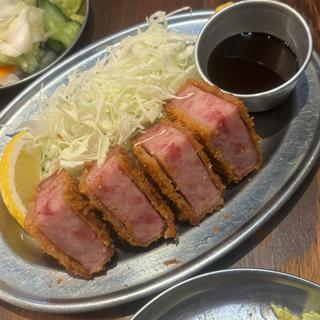 名物Wメイン大とろホルモン鉄板焼＆塩もつ鍋コース(芝浦食肉 市ヶ谷駅前店)