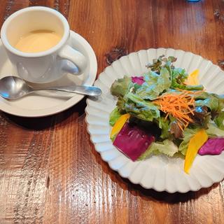 ランチサラダ＆スープ(TONDAMACHI CAFE)