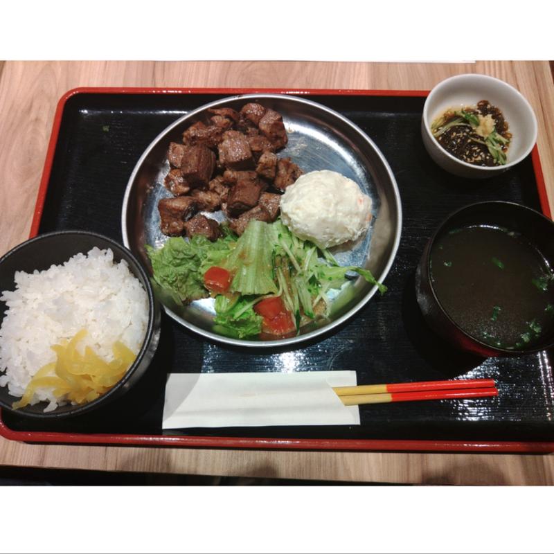 沖縄A1ソースの〆のサイコロステーキ(沖縄料理 なんくるないさー 仙台ヨドバシ店)