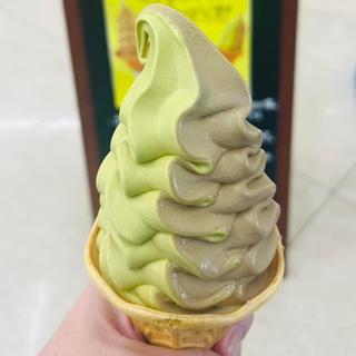 抹茶ほうじ茶ソフトクリーム(胡桃庵)