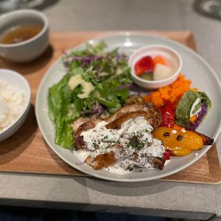 グリルチキンランチ(absinthe org. Salad & Grill (アブサン・オーグ）)