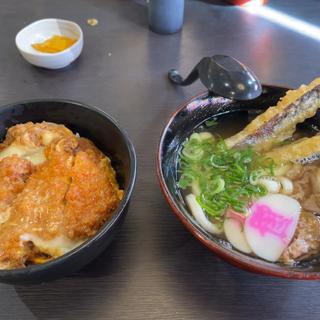 しあわせセット　ミニうどんミニカツ丼(資さんうどん 半道橋店)