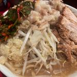 小ラーメン（豚マシ、ニラキムチ、生姜）