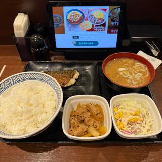 塩さば牛小鉢　豚汁変更(吉野家 浅草駅前店)