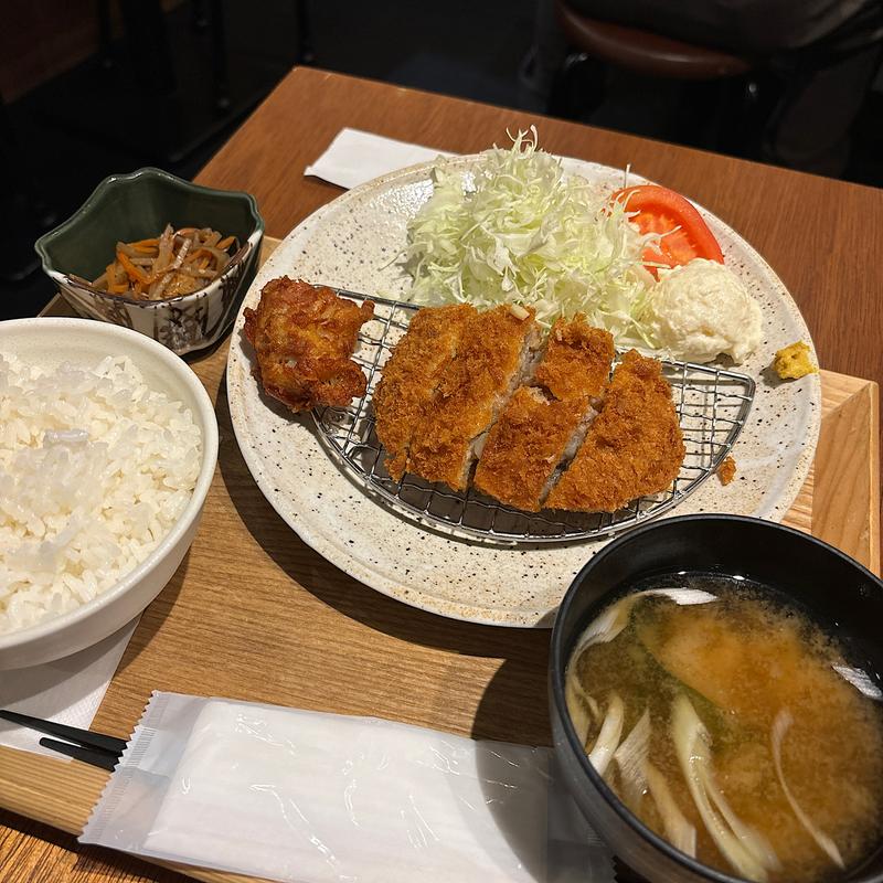 メンチカツ定食(串かつ でんがな 本厚木ミロードイースト店)